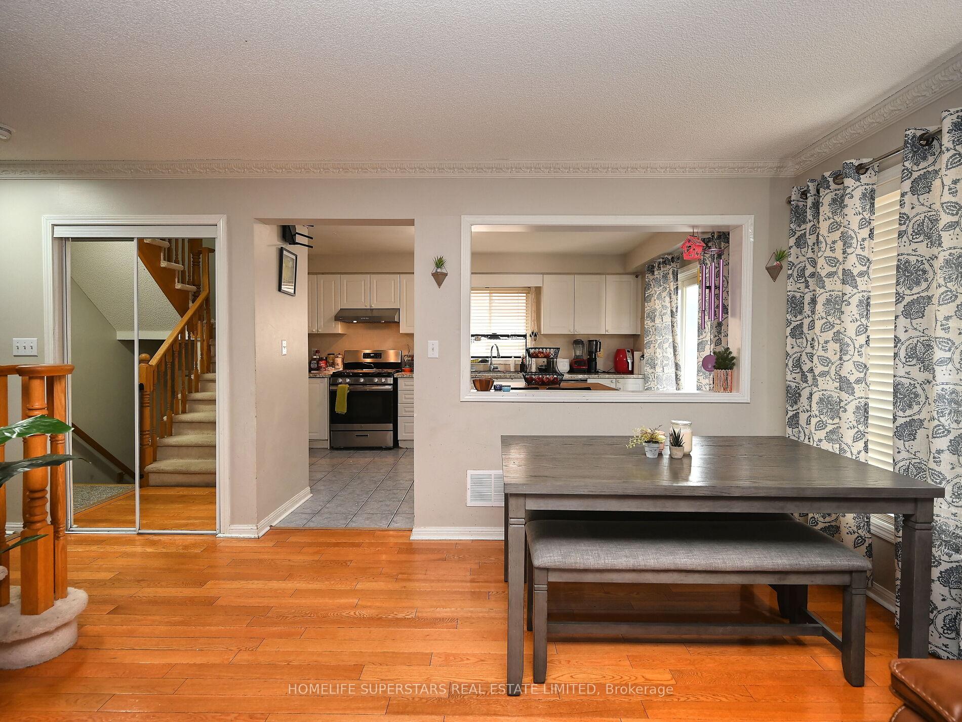 Photo 9 of 20 Marshmarigold Drive, Brampton, Fletcher's Meadow — HOMEH
