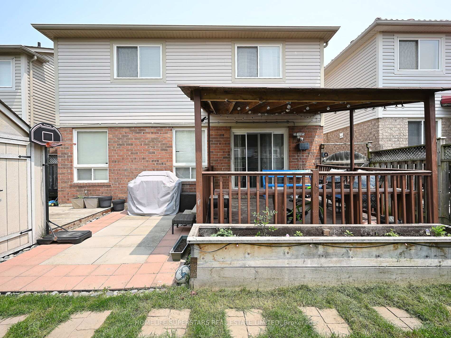 Photo 11 of 20 Marshmarigold Drive, Brampton, Fletcher's Meadow — HOMEH