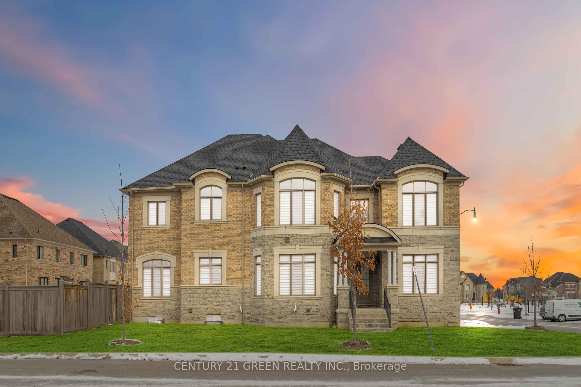Photo 2 of 13 Foothills Crescent, Brampton, Toronto Gore Rural Estate — HOMEH