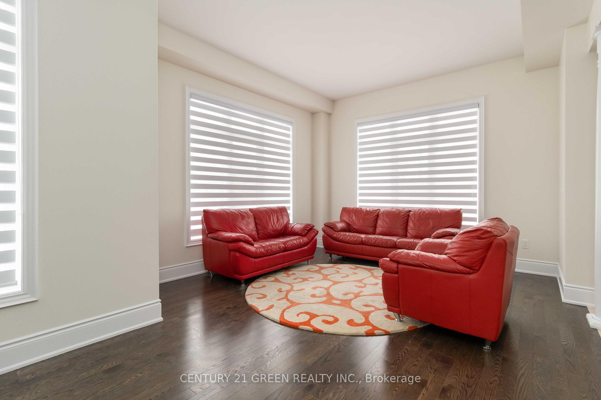 Photo 5 of 13 Foothills Crescent, Brampton, Toronto Gore Rural Estate — HOMEH