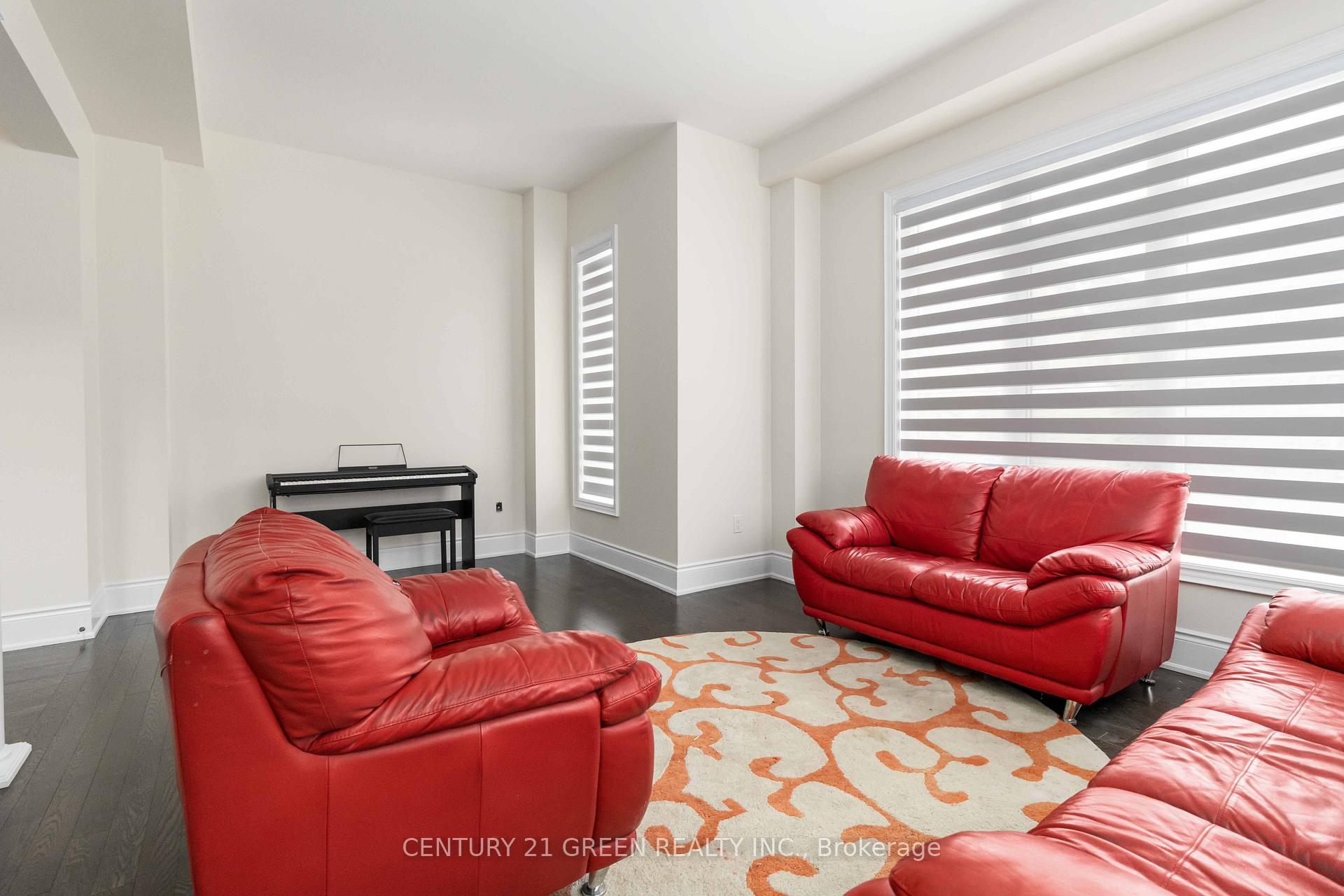 Photo 6 of 13 Foothills Crescent, Brampton, Toronto Gore Rural Estate — HOMEH
