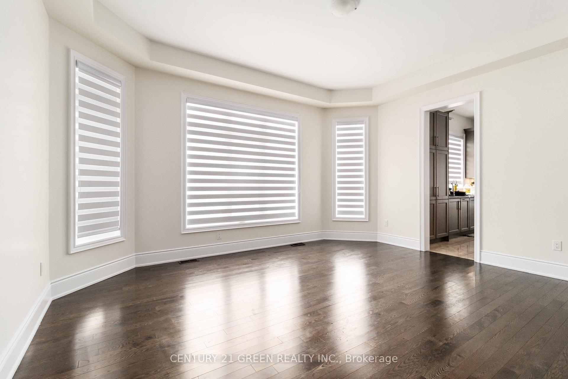 Photo 7 of 13 Foothills Crescent, Brampton, Toronto Gore Rural Estate — HOMEH