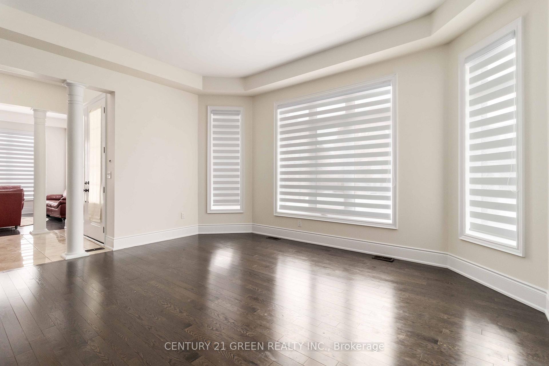 Photo 8 of 13 Foothills Crescent, Brampton, Toronto Gore Rural Estate — HOMEH