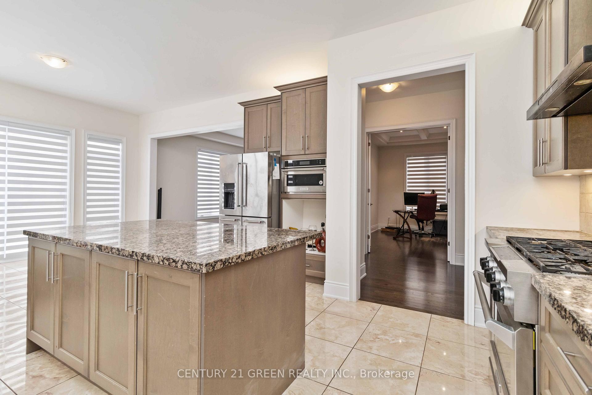 Photo 9 of 13 Foothills Crescent, Brampton, Toronto Gore Rural Estate — HOMEH
