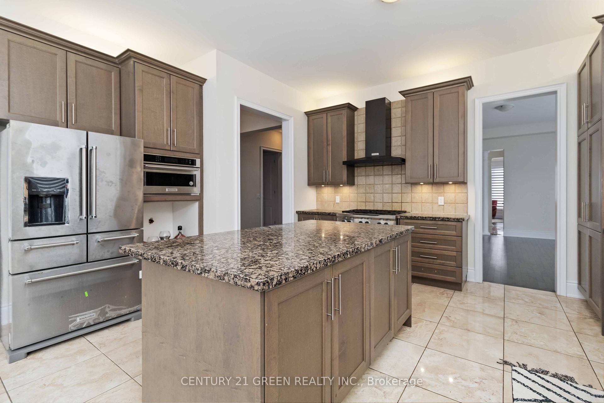 Photo 10 of 13 Foothills Crescent, Brampton, Toronto Gore Rural Estate — HOMEH