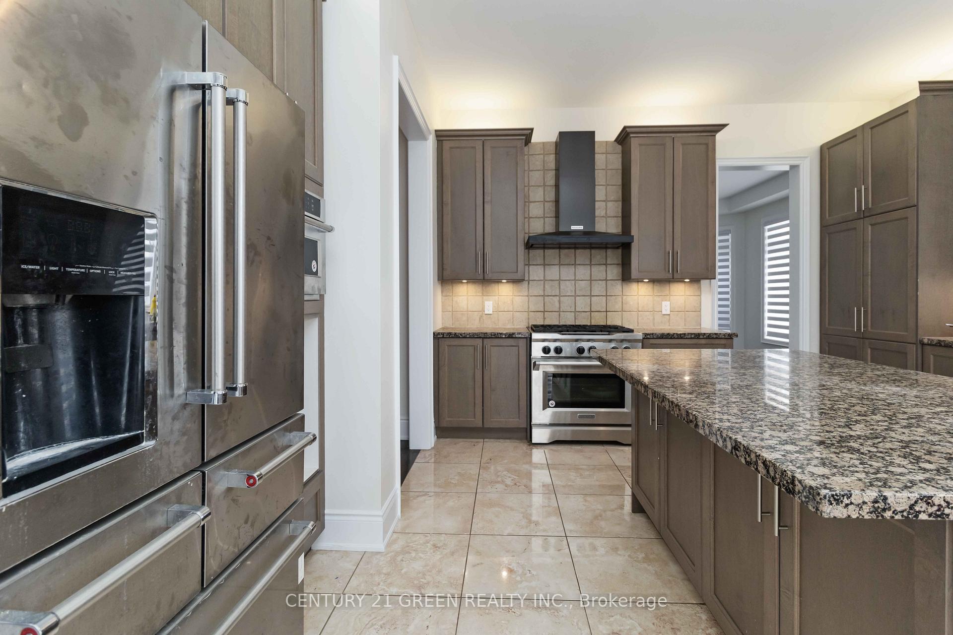 Photo 11 of 13 Foothills Crescent, Brampton, Toronto Gore Rural Estate — HOMEH