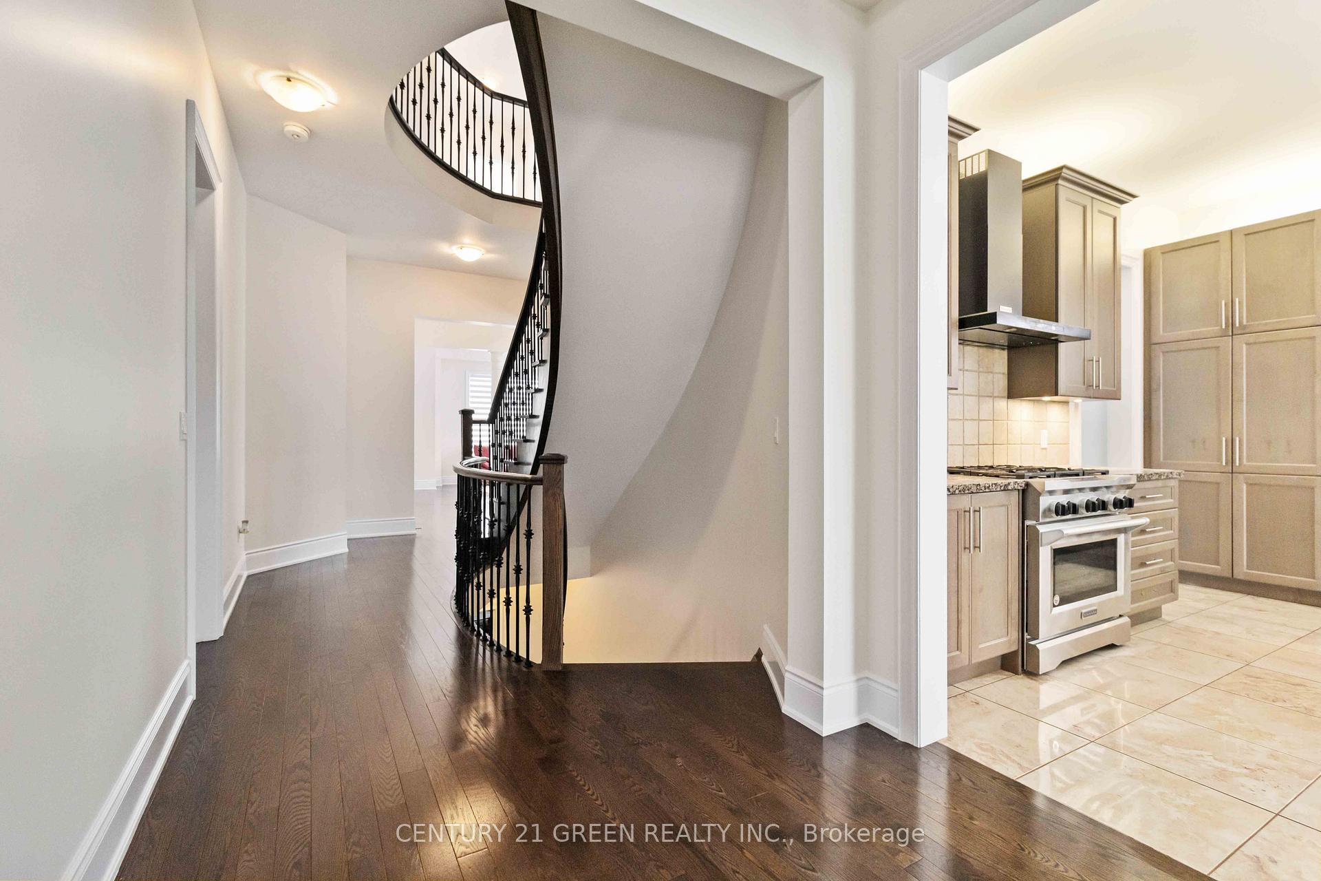 Photo 16 of 13 Foothills Crescent, Brampton, Toronto Gore Rural Estate — HOMEH