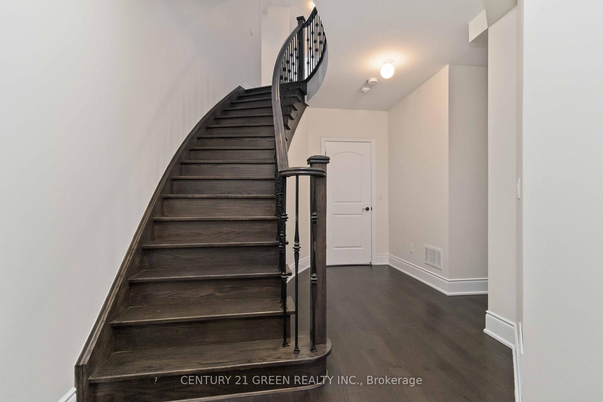 Photo 17 of 13 Foothills Crescent, Brampton, Toronto Gore Rural Estate — HOMEH