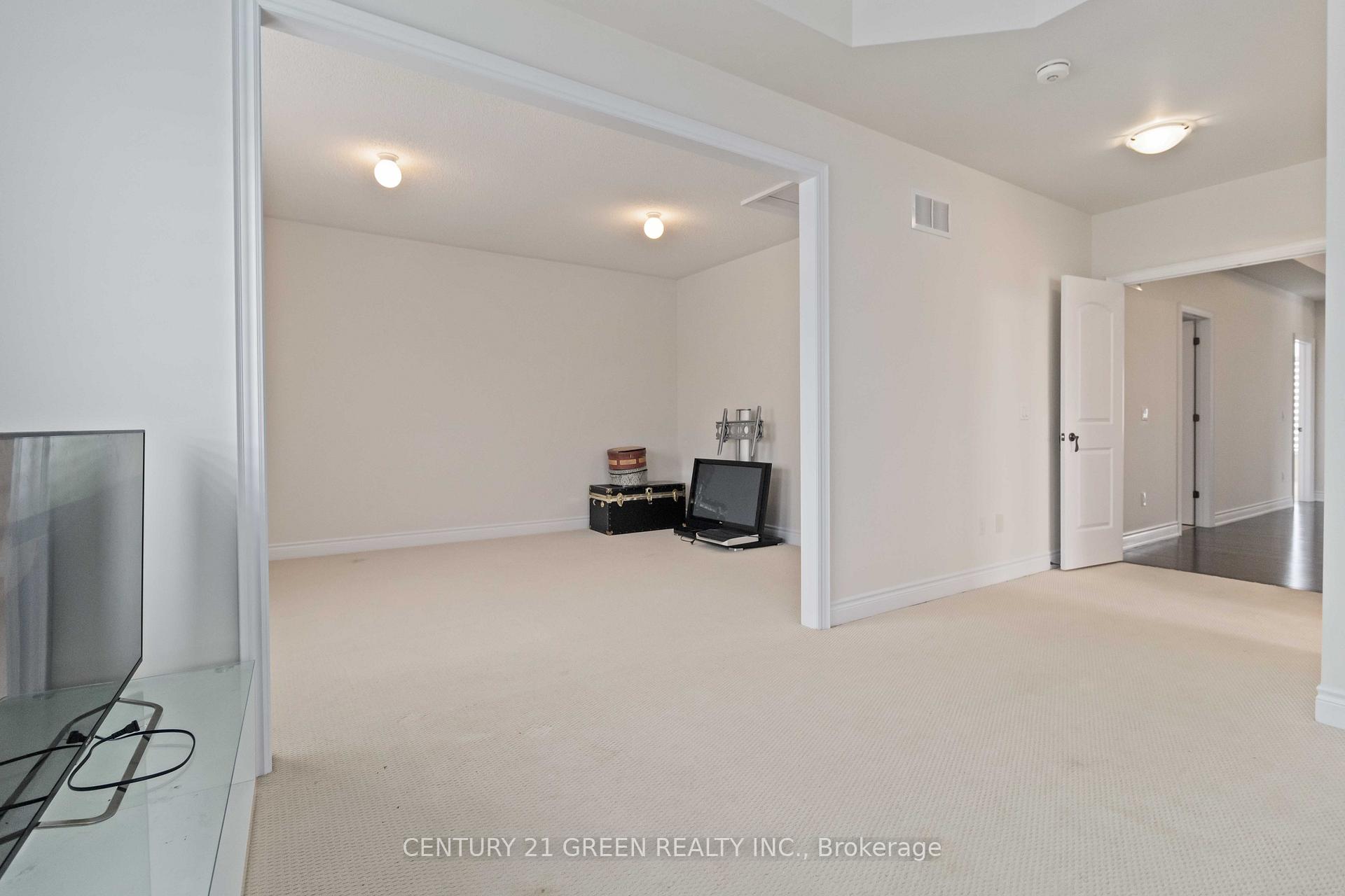 Photo 23 of 13 Foothills Crescent, Brampton, Toronto Gore Rural Estate — HOMEH