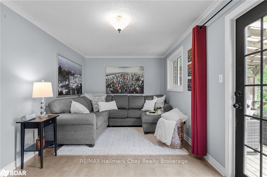 Photo 8 of 22 Baker Crescent, Barrie, Cundles East — HOMEH