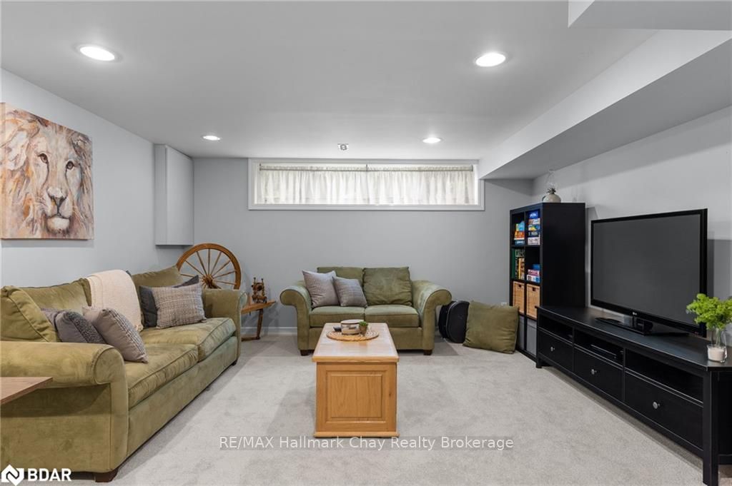 Photo 24 of 22 Baker Crescent, Barrie, Cundles East — HOMEH