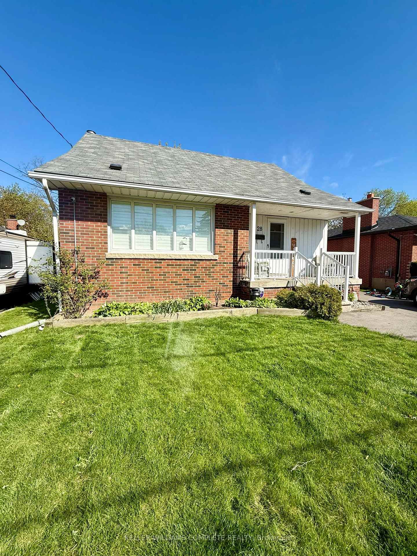 Photo 2 of 28 Bland Avenue, Hamilton, Stoney Creek — HOMEH