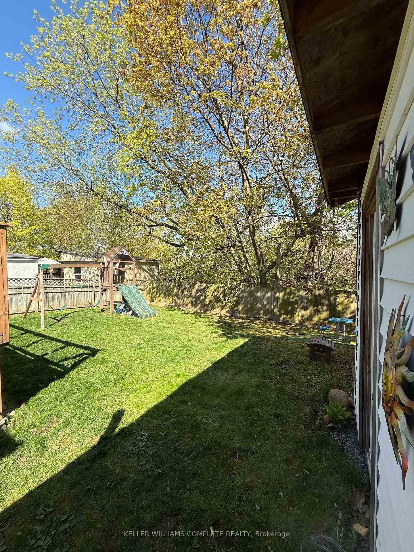 Photo 4 of 28 Bland Avenue, Hamilton, Stoney Creek — HOMEH