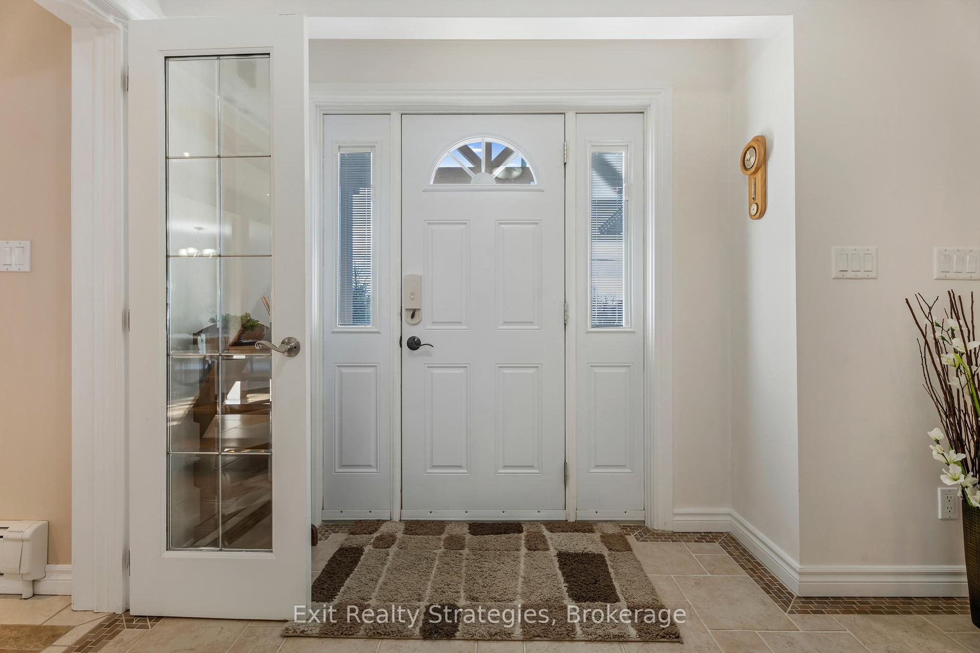 Photo 5 of 3324 Homestead Drive, Hamilton, Mount Hope — HOMEH