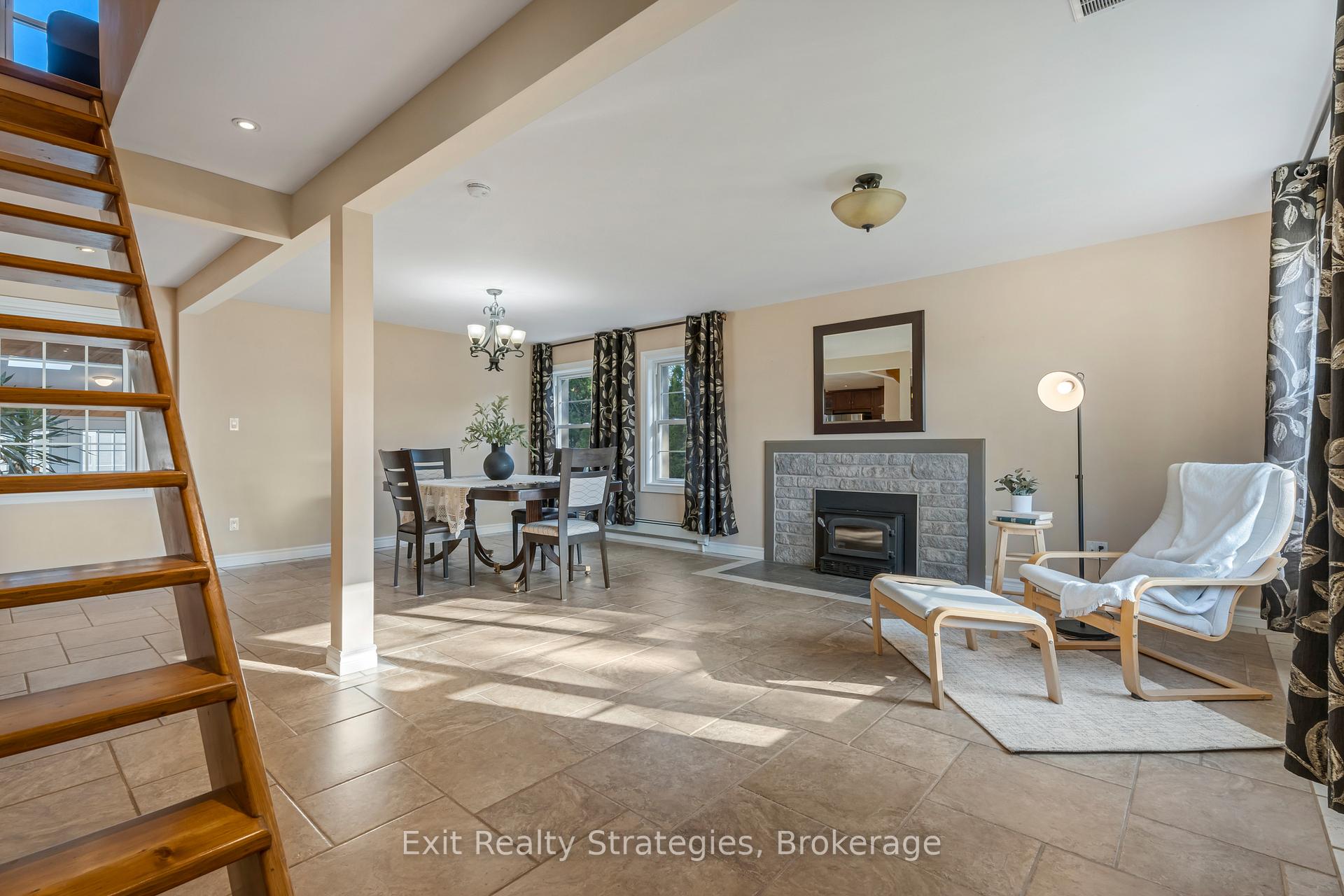 Photo 6 of 3324 Homestead Drive, Hamilton, Mount Hope — HOMEH