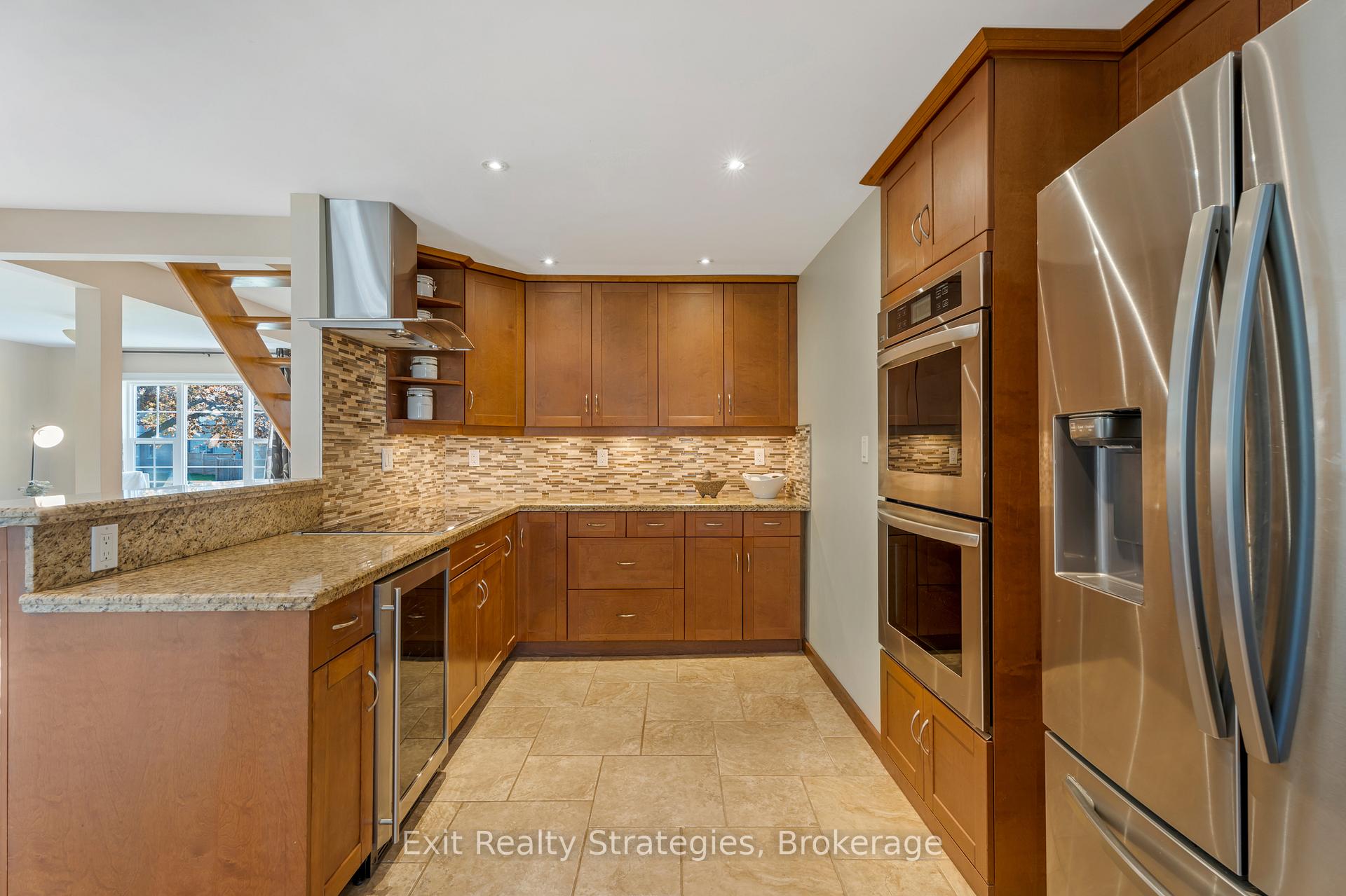 Photo 10 of 3324 Homestead Drive, Hamilton, Mount Hope — HOMEH