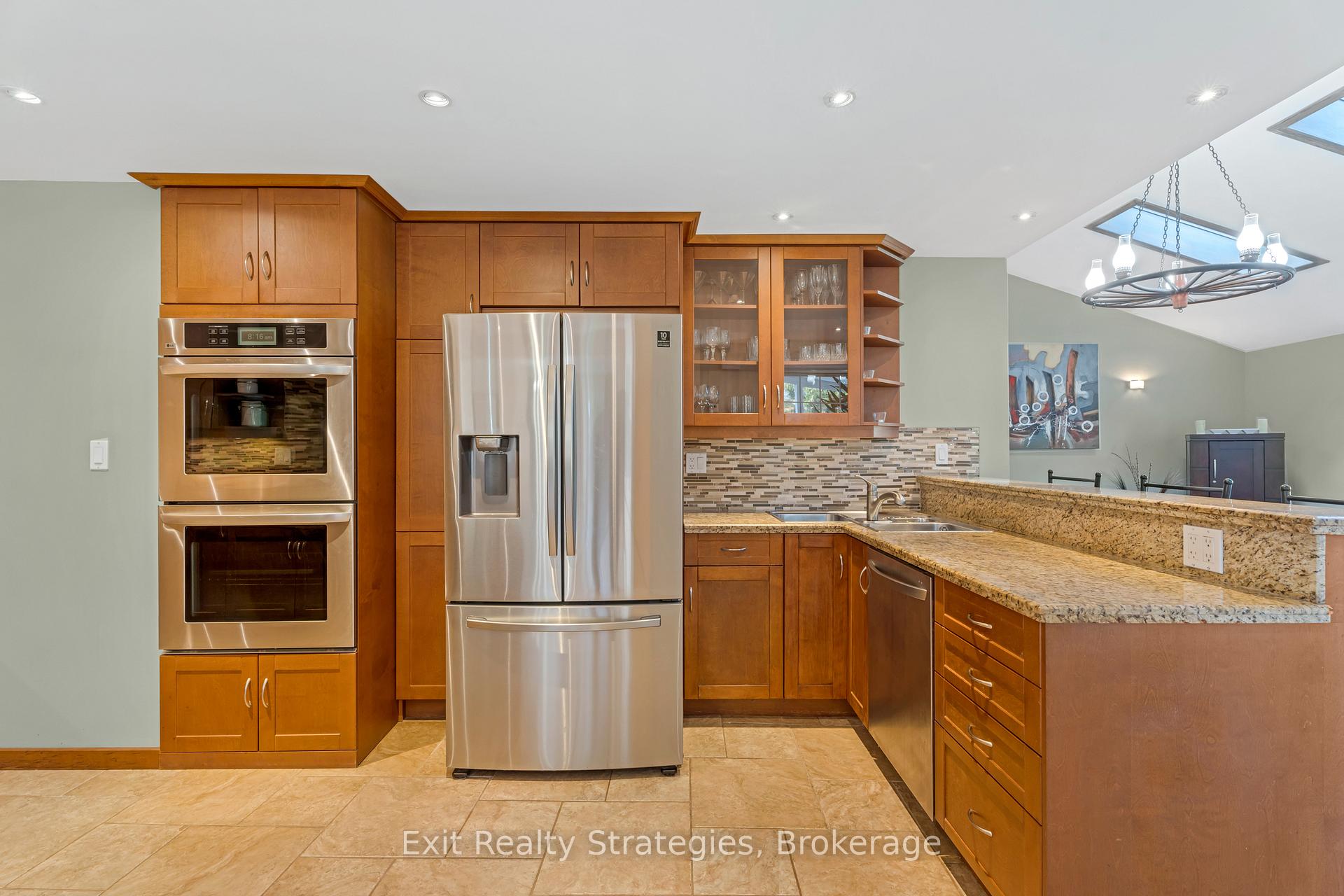 Photo 11 of 3324 Homestead Drive, Hamilton, Mount Hope — HOMEH