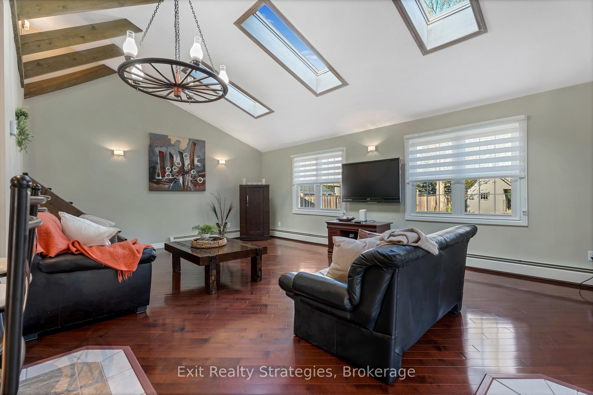 Photo 13 of 3324 Homestead Drive, Hamilton, Mount Hope — HOMEH