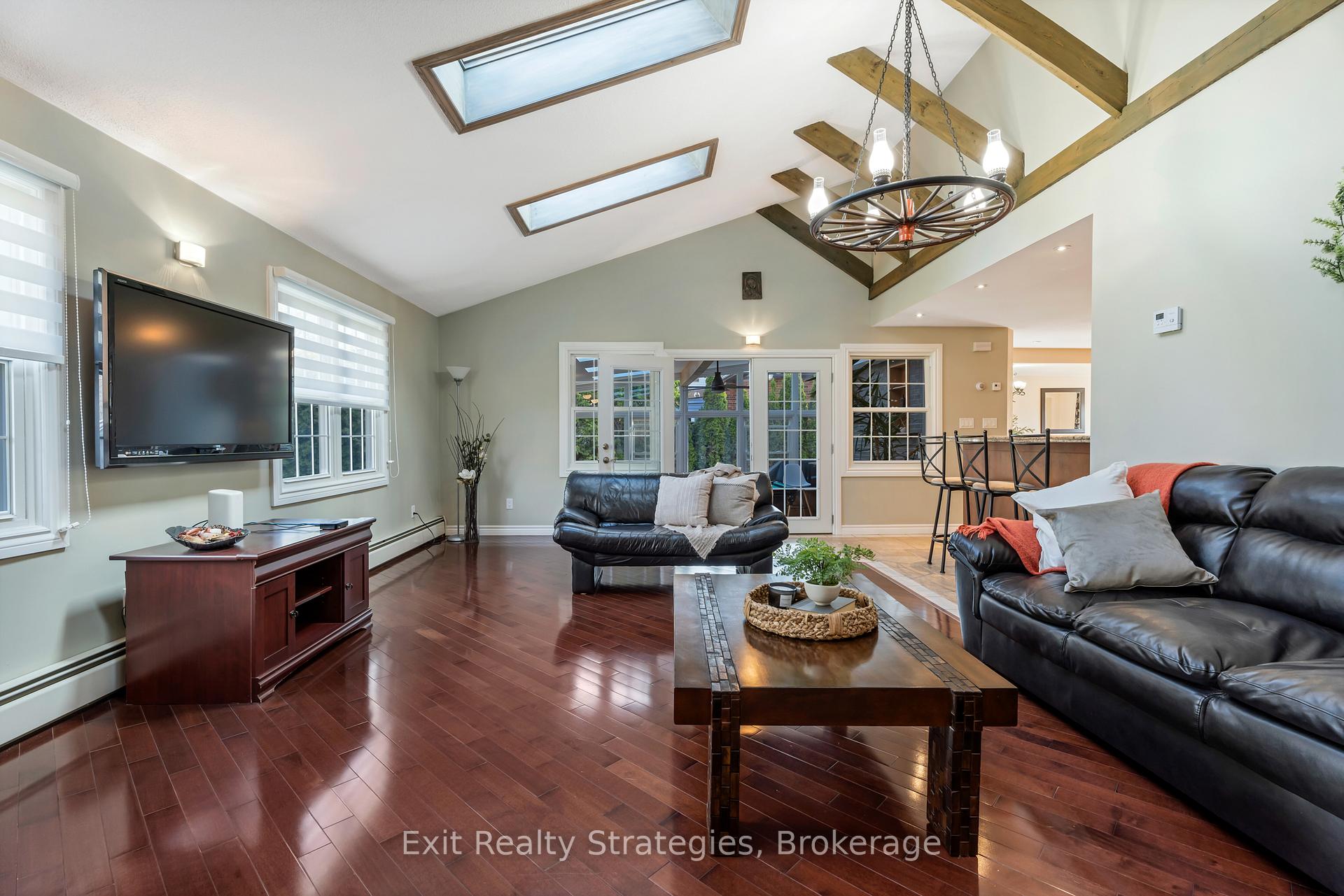 Photo 15 of 3324 Homestead Drive, Hamilton, Mount Hope — HOMEH