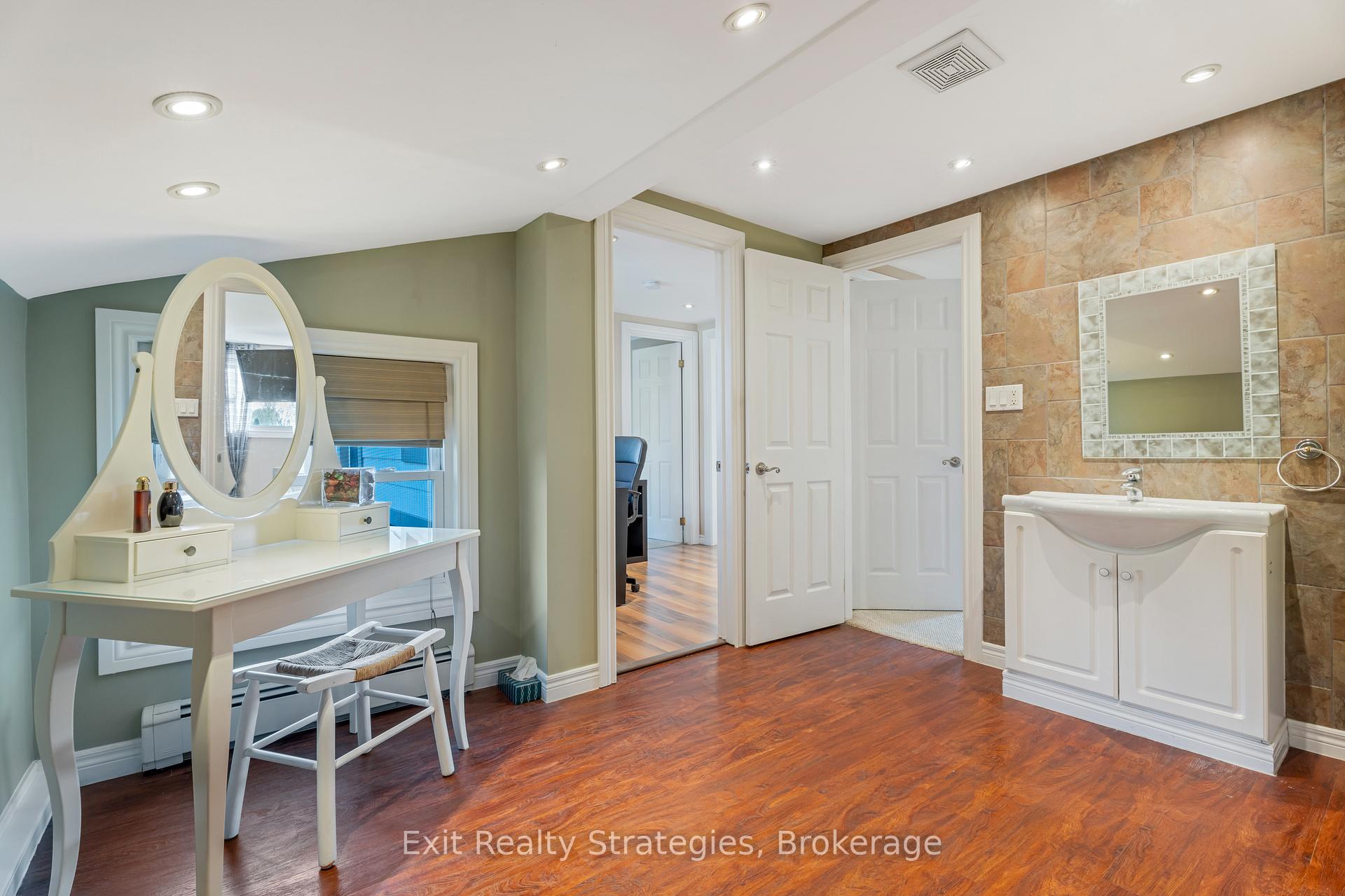 Photo 24 of 3324 Homestead Drive, Hamilton, Mount Hope — HOMEH