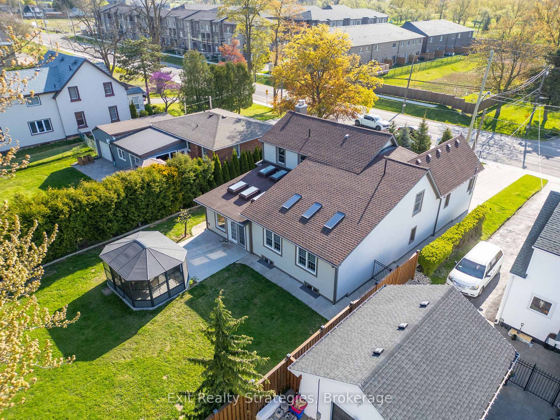 Photo 48 of 3324 Homestead Drive, Hamilton, Mount Hope — HOMEH