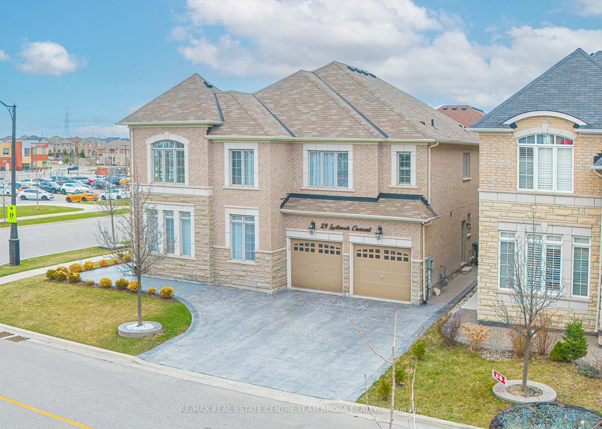 Photo 1 of 29 Ladbrook Crescent, Brampton, Credit Valley — HOMEH