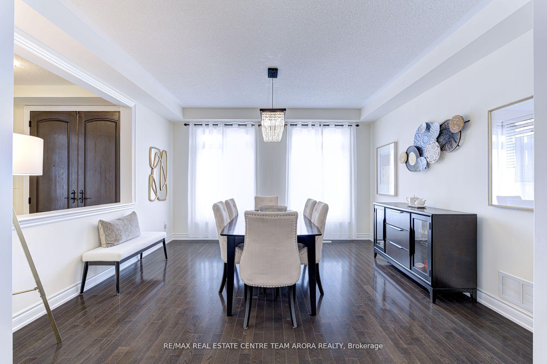 Photo 11 of 29 Ladbrook Crescent, Brampton, Credit Valley — HOMEH