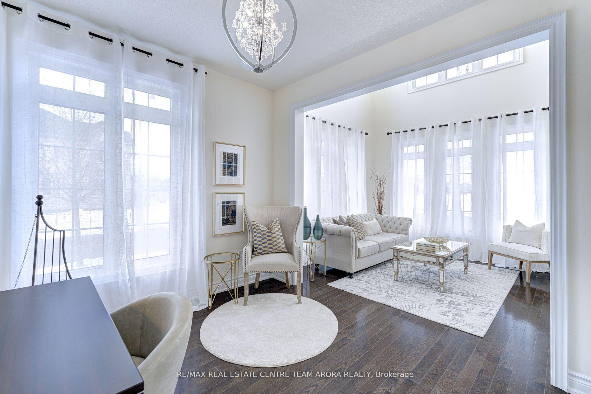 Photo 13 of 29 Ladbrook Crescent, Brampton, Credit Valley — HOMEH