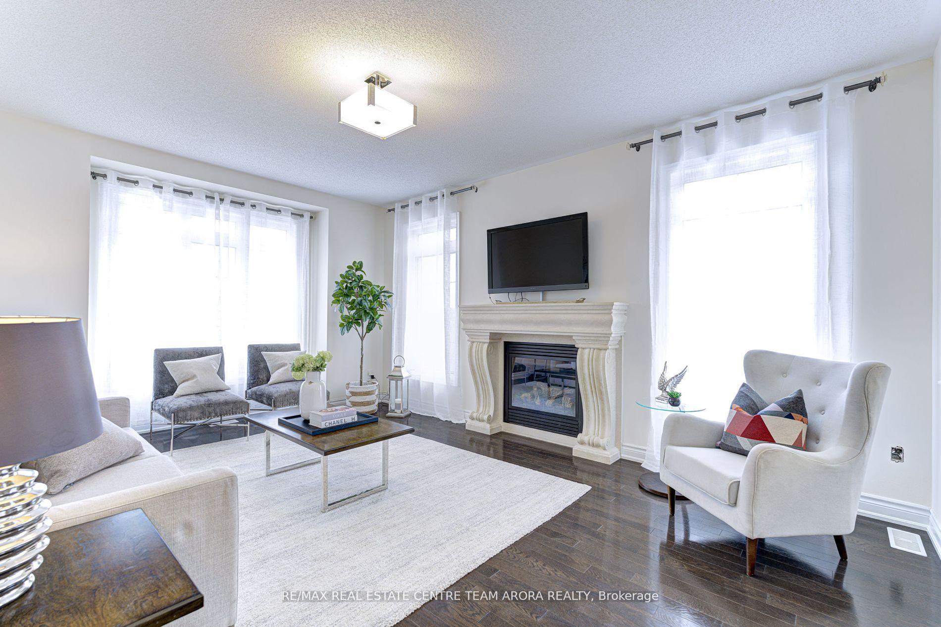 Photo 15 of 29 Ladbrook Crescent, Brampton, Credit Valley — HOMEH