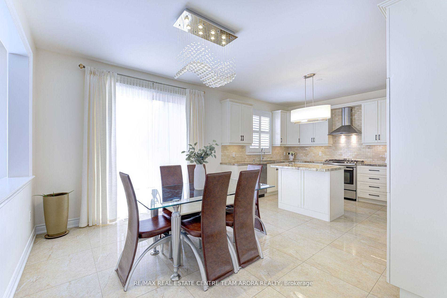 Photo 16 of 29 Ladbrook Crescent, Brampton, Credit Valley — HOMEH