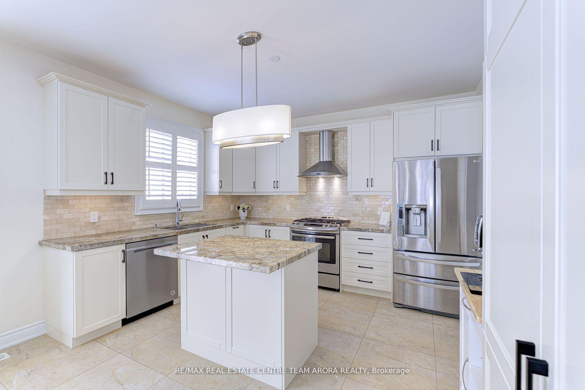 Photo 18 of 29 Ladbrook Crescent, Brampton, Credit Valley — HOMEH