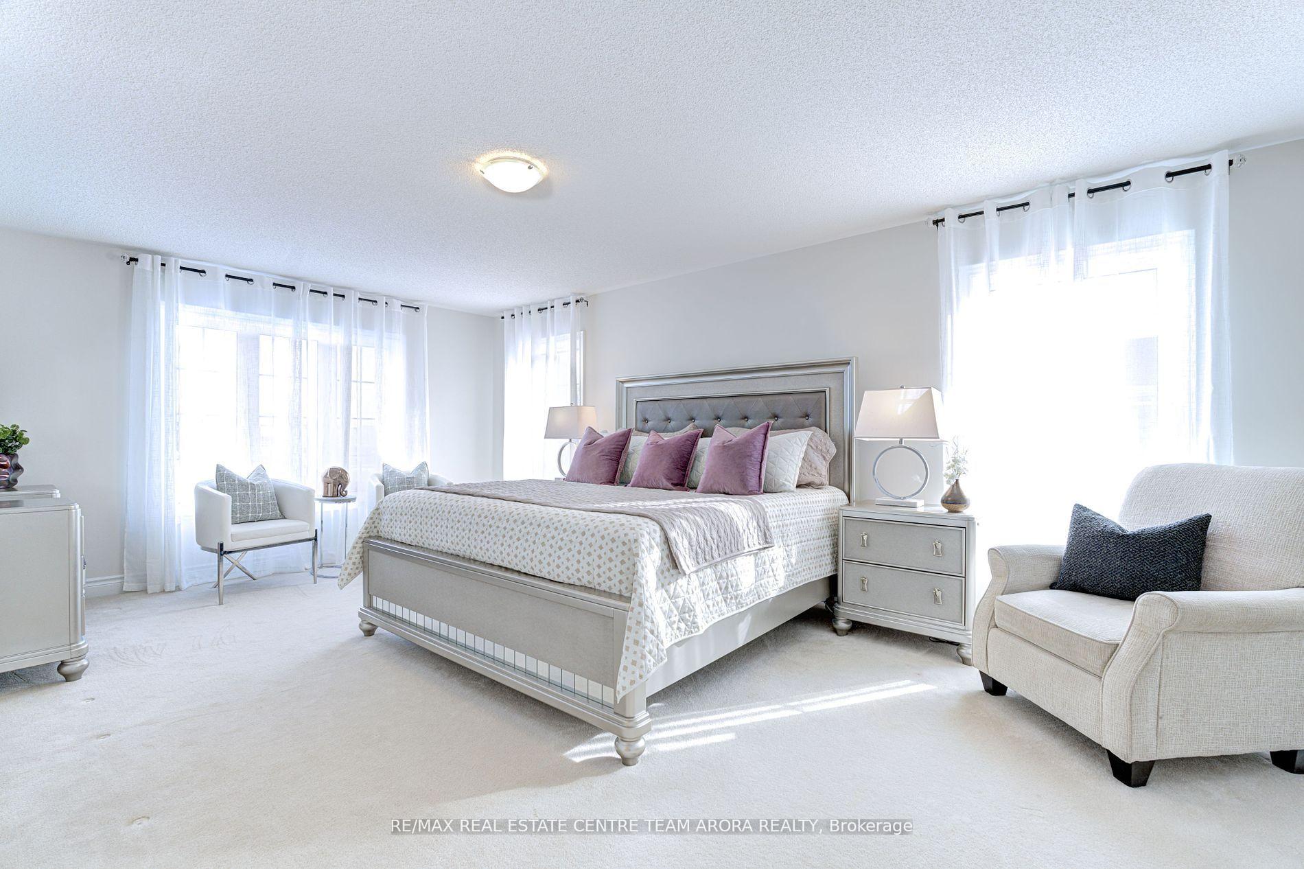 Photo 21 of 29 Ladbrook Crescent, Brampton, Credit Valley — HOMEH
