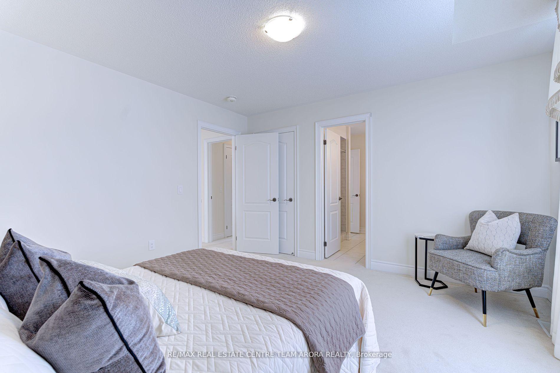 Photo 26 of 29 Ladbrook Crescent, Brampton, Credit Valley — HOMEH