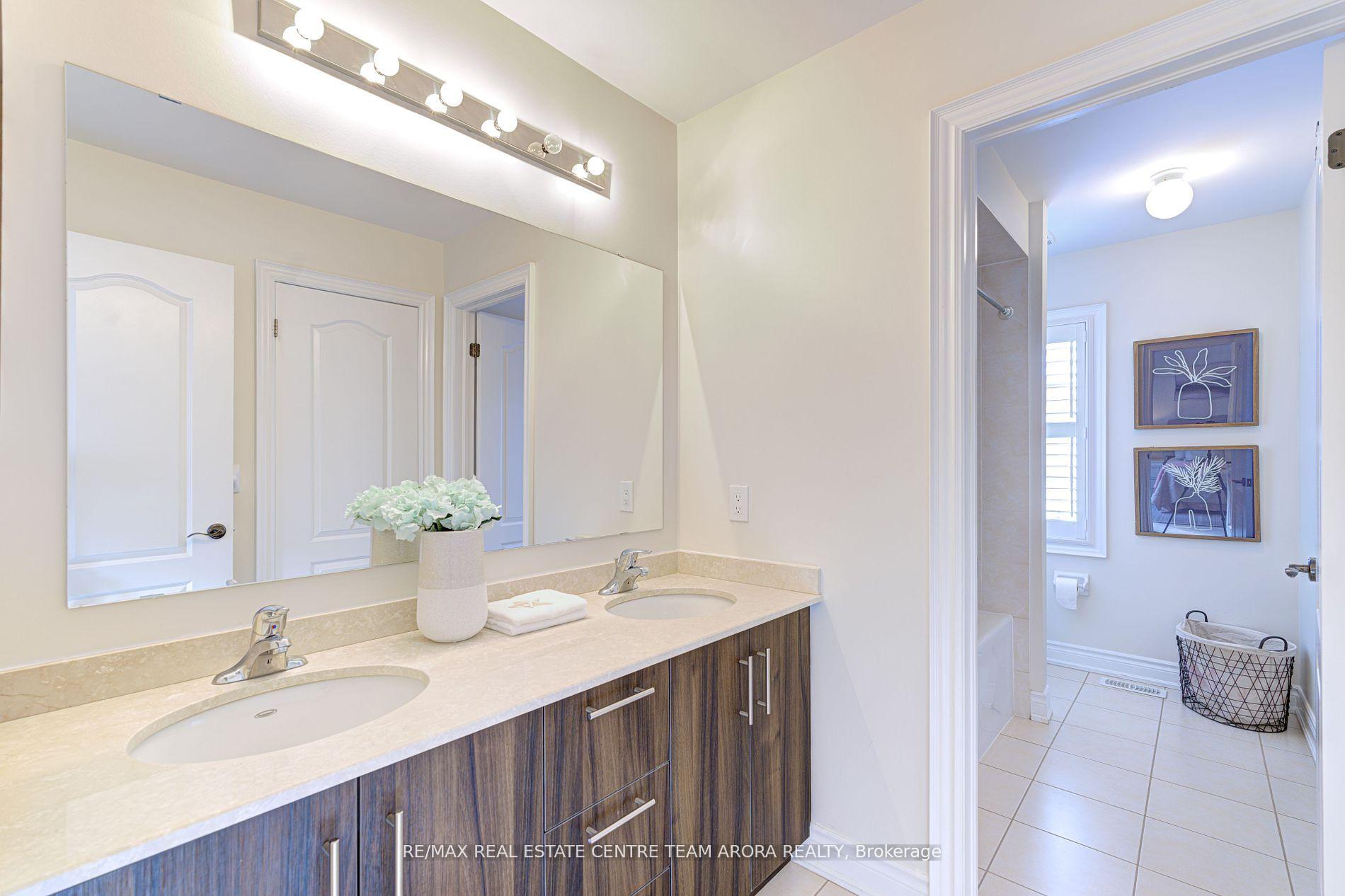 Photo 31 of 29 Ladbrook Crescent, Brampton, Credit Valley — HOMEH