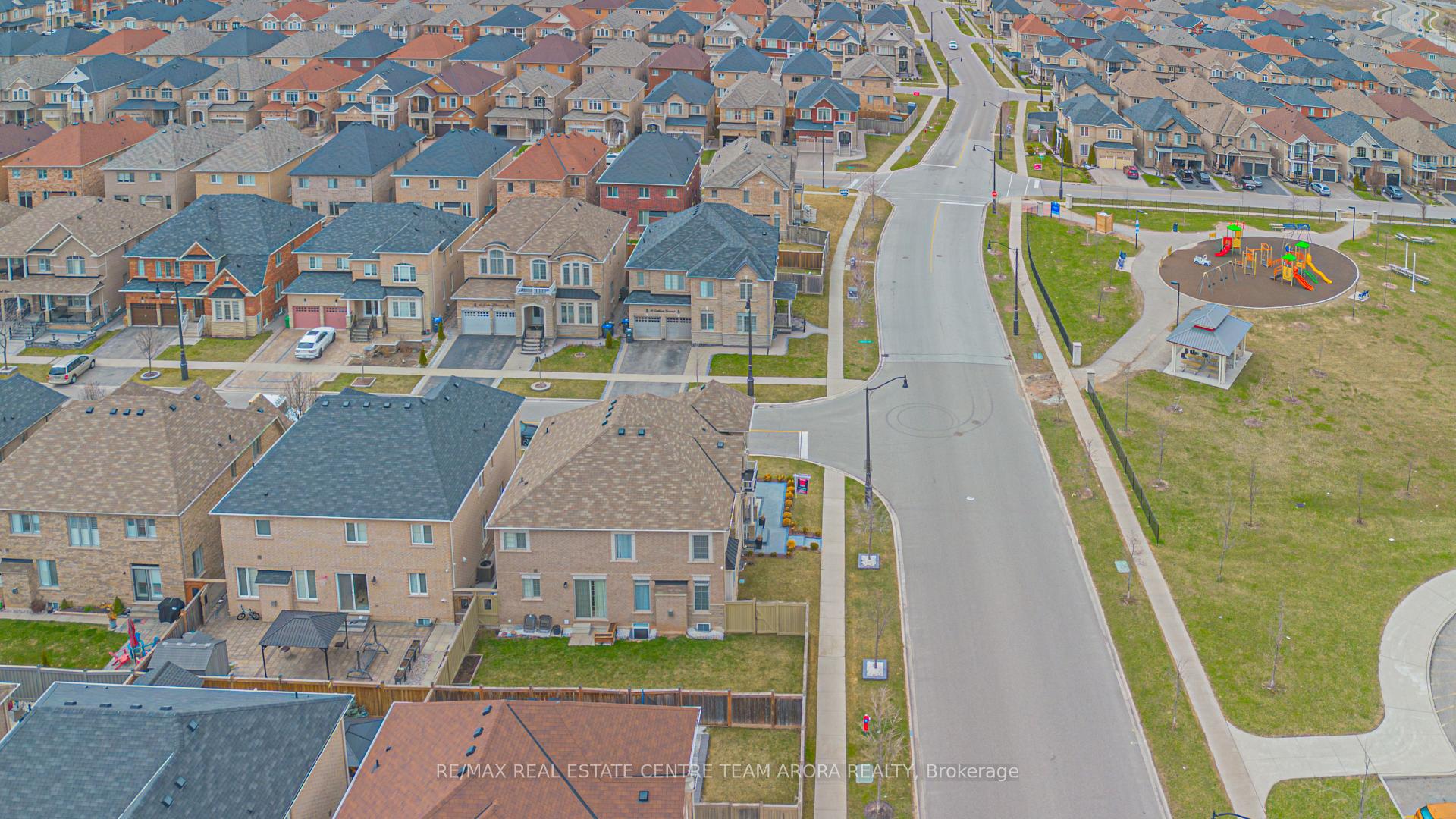 Photo 50 of 29 Ladbrook Crescent, Brampton, Credit Valley — HOMEH