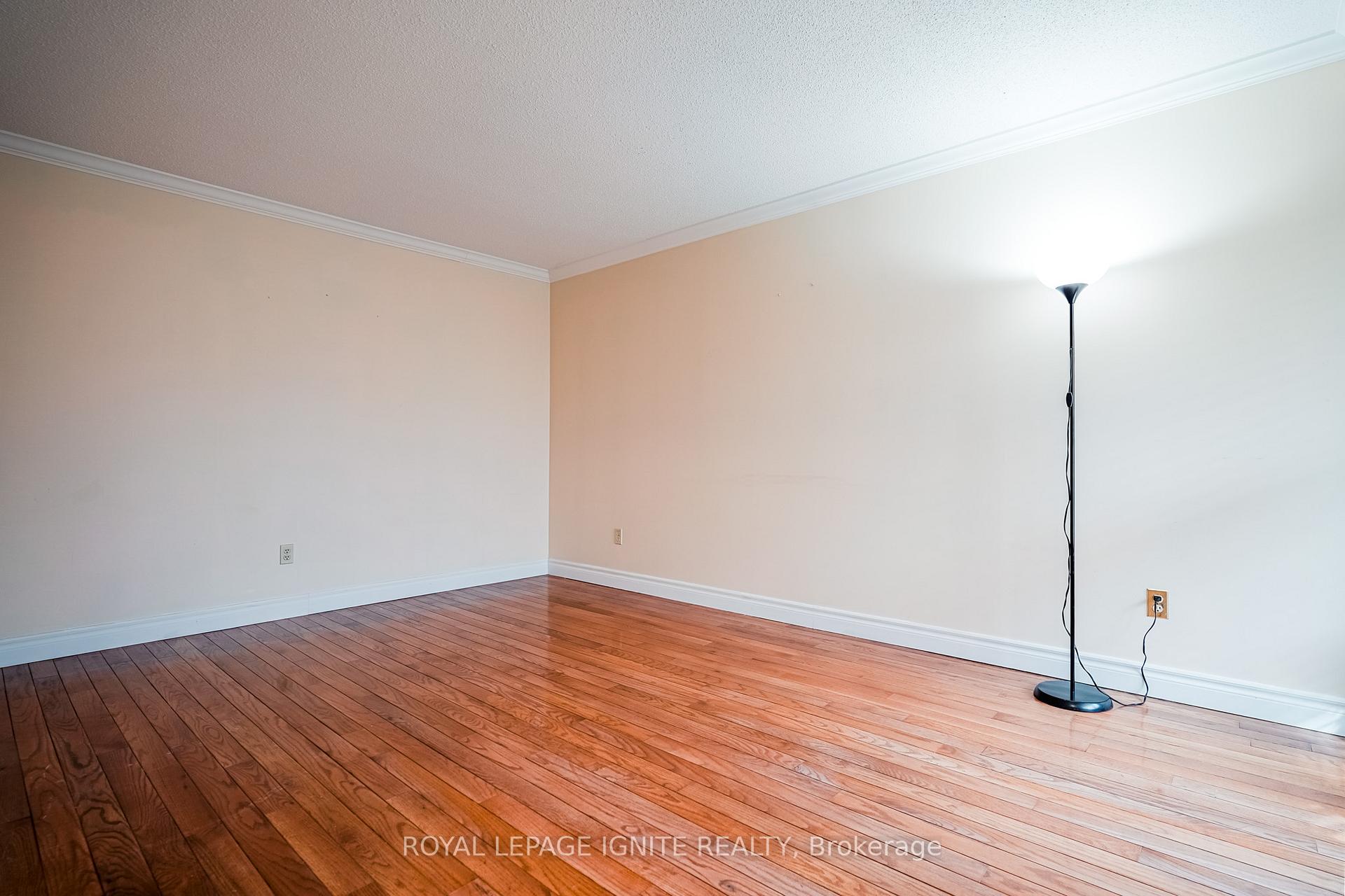 Photo 6 of Unit Main, 265 Wright Crescent, Ajax, Central — HOMEH