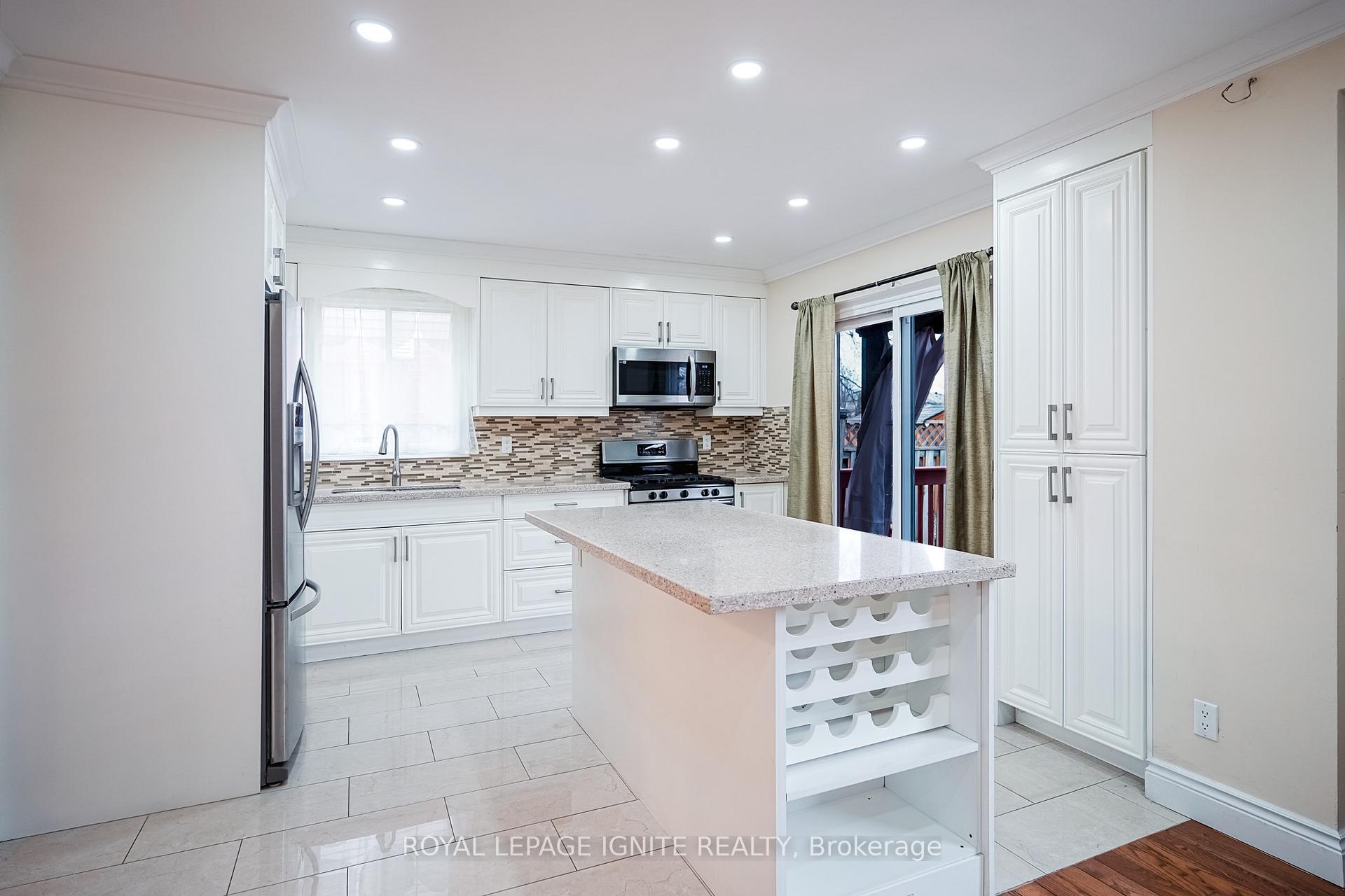 Photo 10 of Unit Main, 265 Wright Crescent, Ajax, Central — HOMEH
