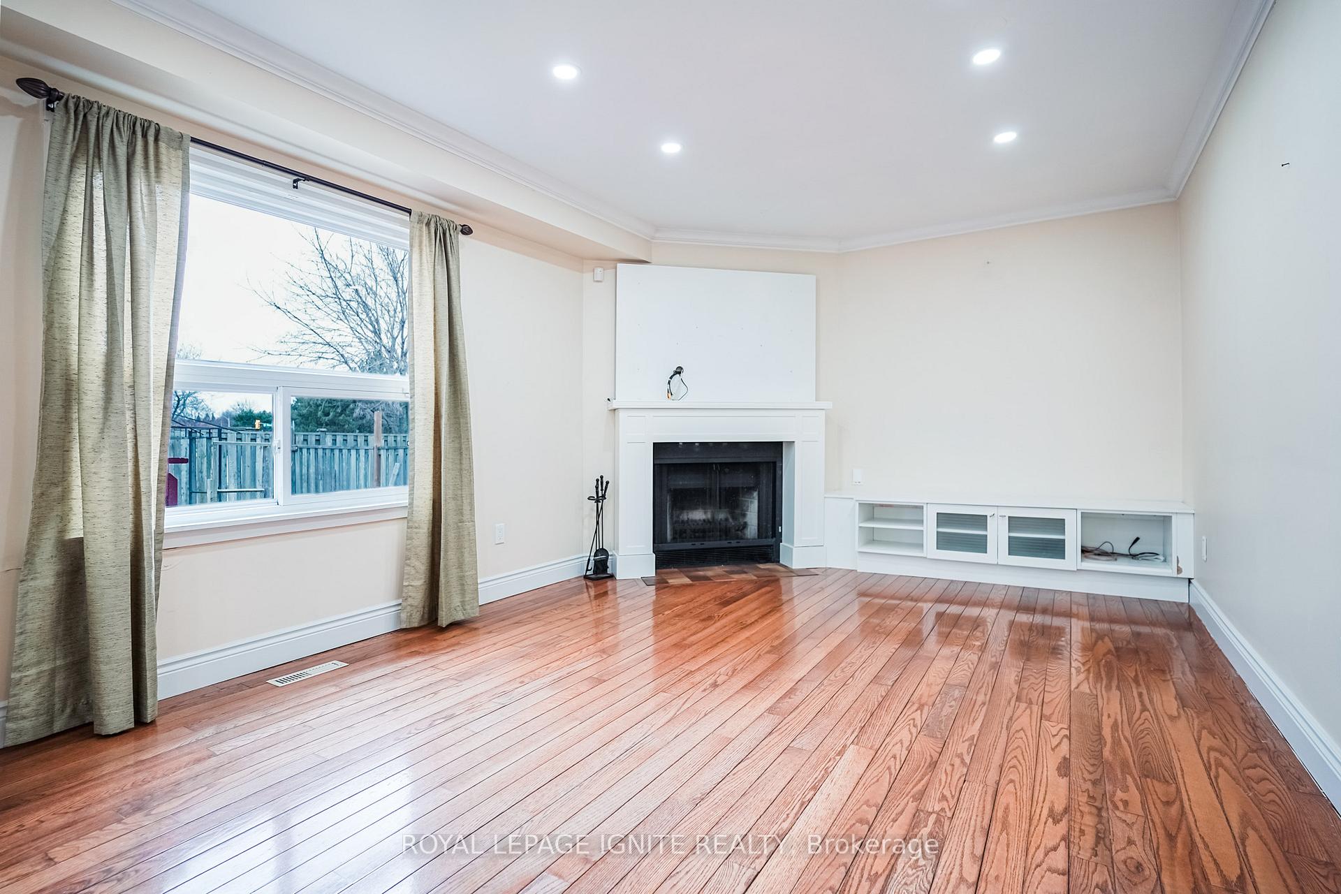 Photo 14 of Unit Main, 265 Wright Crescent, Ajax, Central — HOMEH