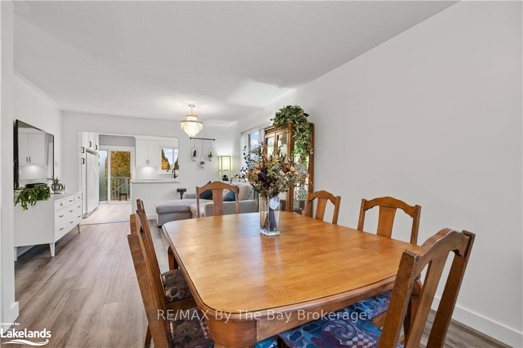 Photo 5 of 47 Butternut Drive, Barrie, Holly — HOMEH