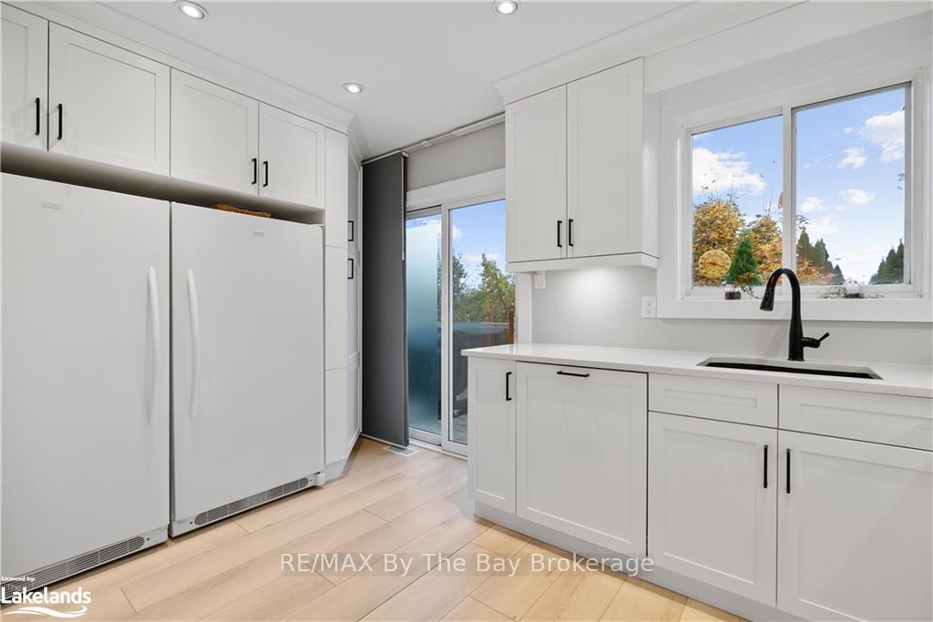Photo 13 of 47 Butternut Drive, Barrie, Holly — HOMEH