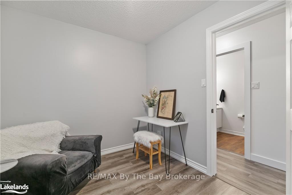 Photo 17 of 47 Butternut Drive, Barrie, Holly — HOMEH