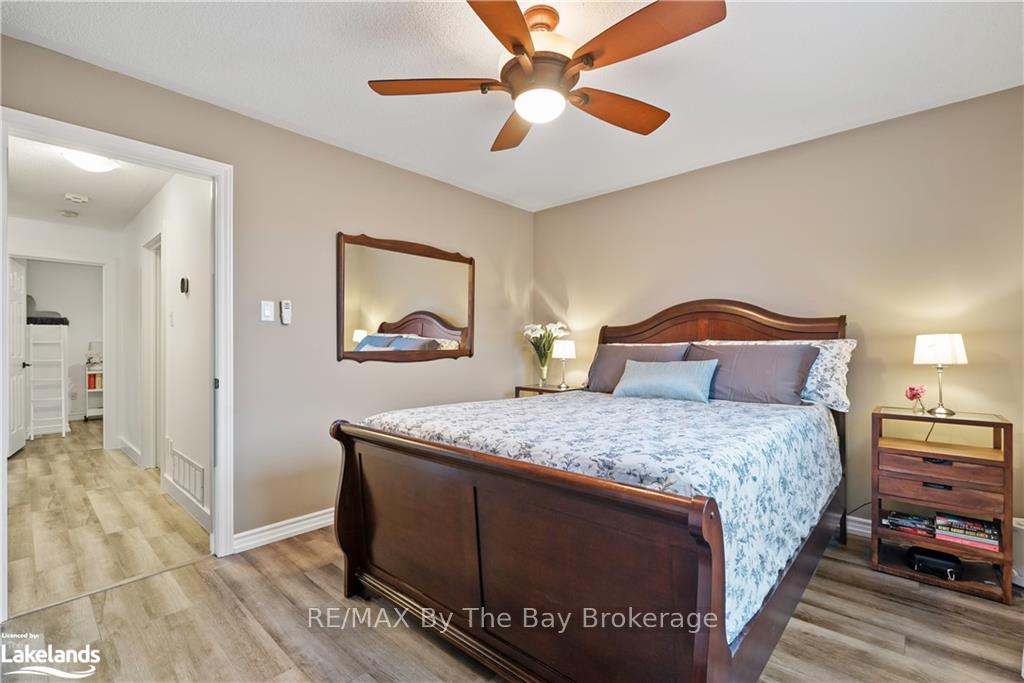 Photo 21 of 47 Butternut Drive, Barrie, Holly — HOMEH