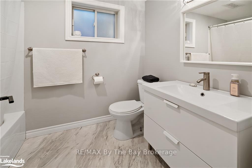 Photo 33 of 47 Butternut Drive, Barrie, Holly — HOMEH