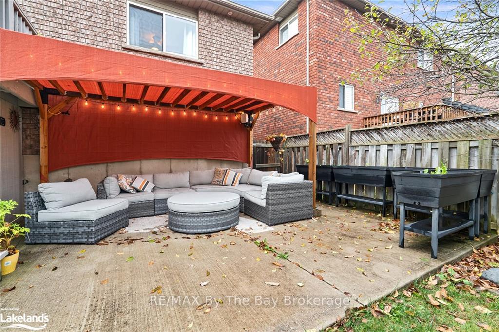 Photo 35 of 47 Butternut Drive, Barrie, Holly — HOMEH