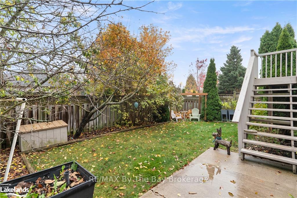 Photo 38 of 47 Butternut Drive, Barrie, Holly — HOMEH