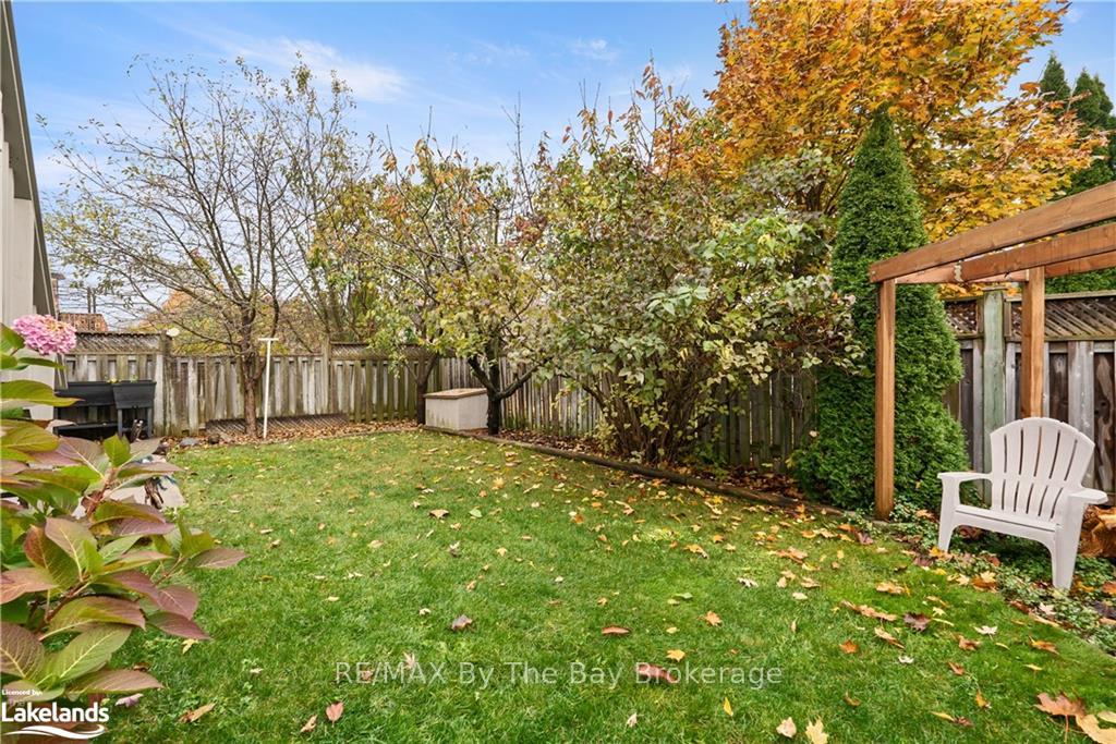 Photo 41 of 47 Butternut Drive, Barrie, Holly — HOMEH
