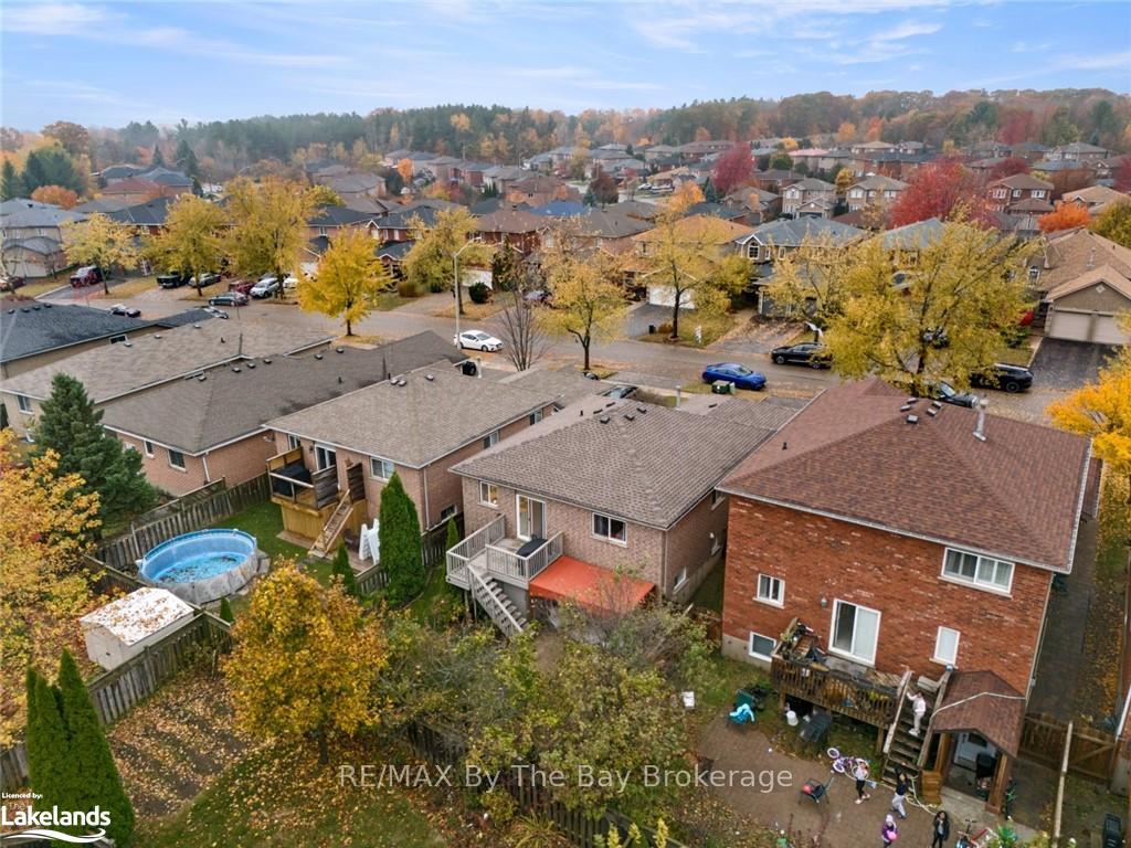 Photo 43 of 47 Butternut Drive, Barrie, Holly — HOMEH