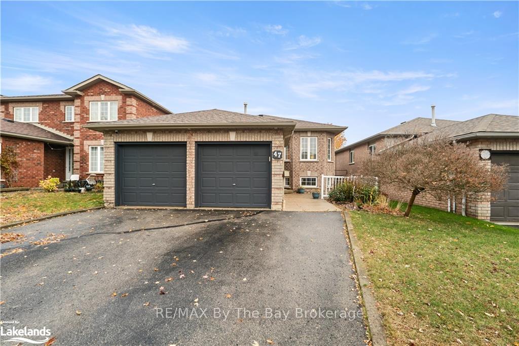Photo 45 of 47 Butternut Drive, Barrie, Holly — HOMEH