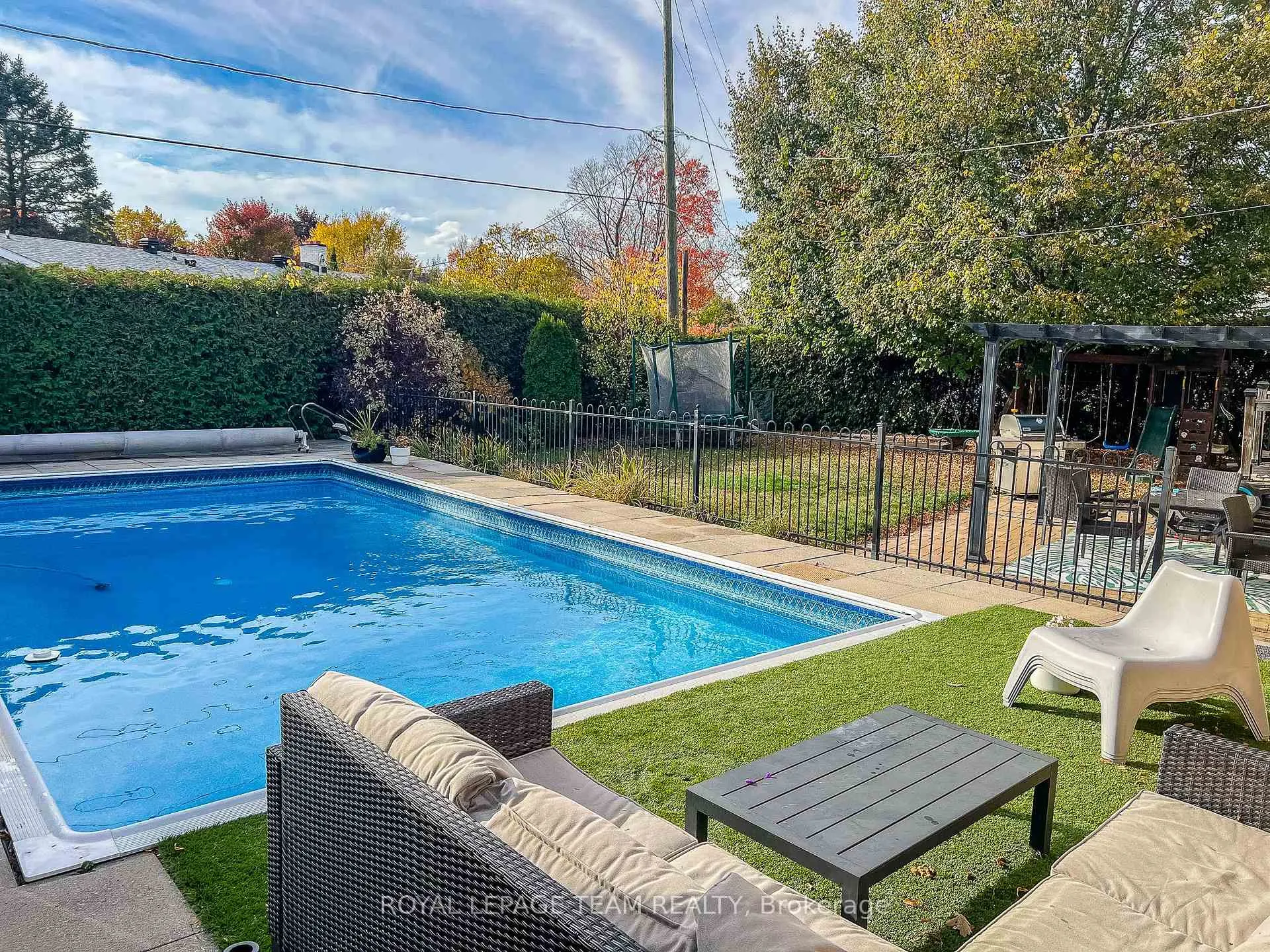 Photo 2 of 62 Crystal Beach Drive, Ottawa, Crystal Beach — HOMEH