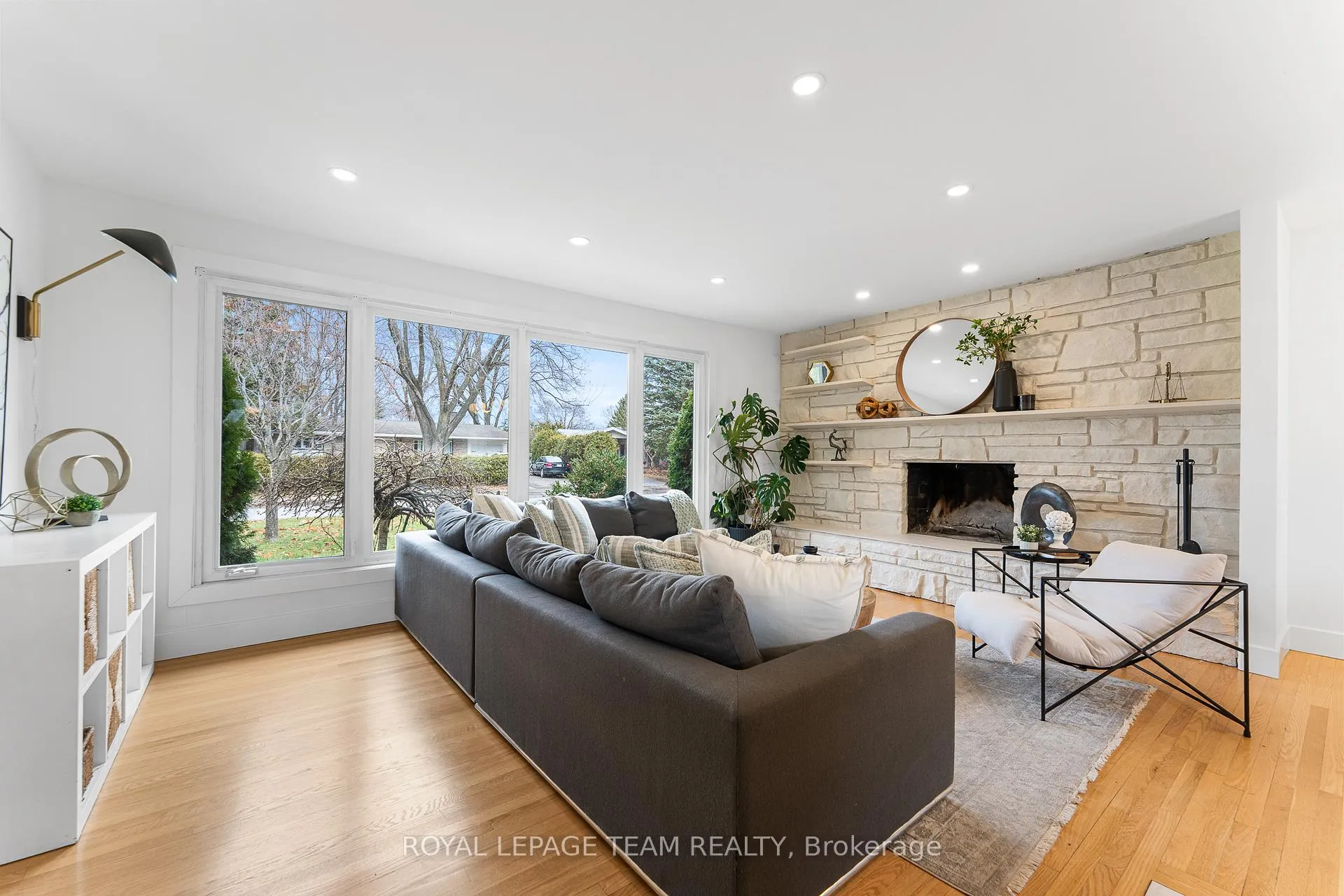 Photo 5 of 62 Crystal Beach Drive, Ottawa, Crystal Beach — HOMEH